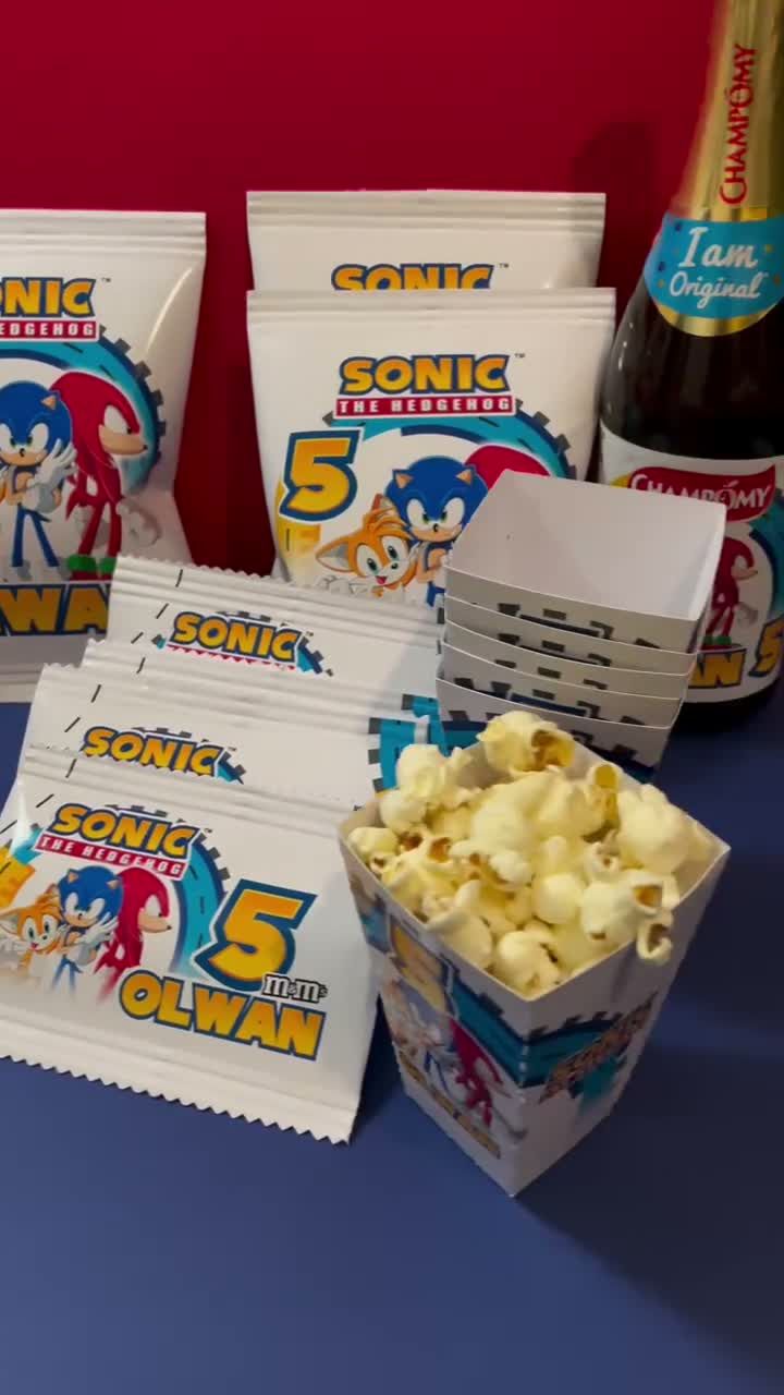 Matching Sonic party pieces with the child's name